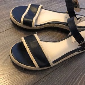 Navy blue and tan block sandal